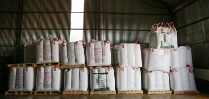 Fertilizantes nitrogenados e potássicos caem em novembro; fosfatados ficam estáveis