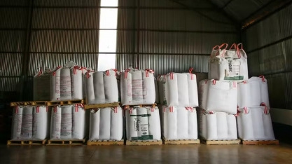 Fertilizantes nitrogenados e potássicos caem em novembro; fosfatados ficam estáveis