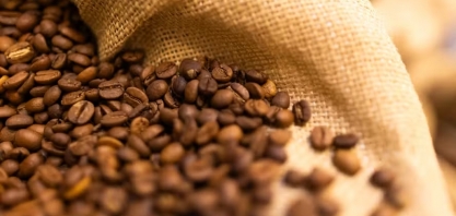 Café continua em forte alta na bolsa de Nova York