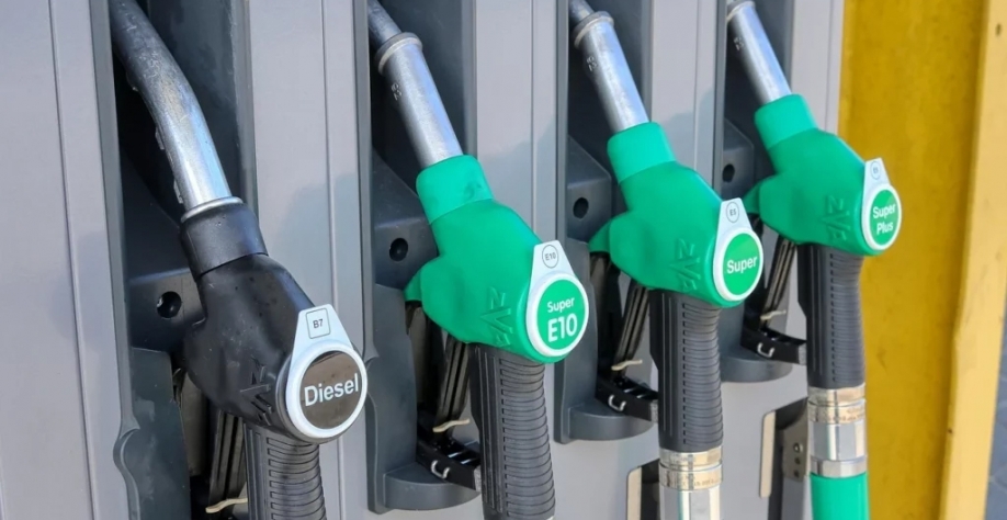 Bomba de abastecimento de diesel e etanol em posto de combustíveis (Foto: Alexander Fox/planet_fox/Pixabay)