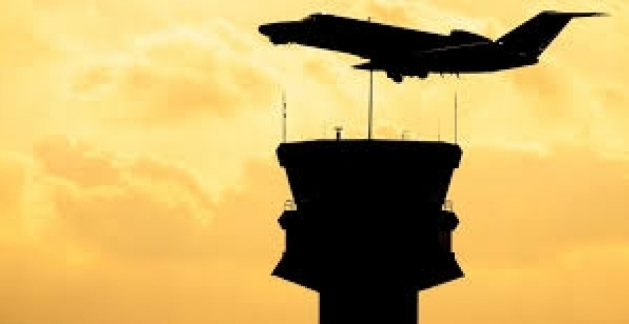  Torre de controle do aeroporto de Congonhas, em São Paulo • Sgt Rezende/Agência Força Aérea/Divulgação