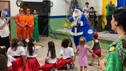Grupo Unialco entrega presentes da campanha Natal Solidário