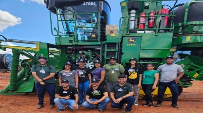 Comunidade Verde e Amarela: jovens de Paulicéia participam de treinamento com colhedora de cana