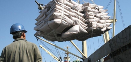 Açúcar em Nova York fecha com cotações mistas, pressionada por perdas do petróleo