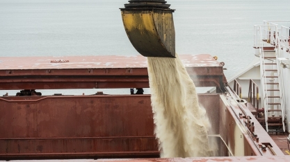 UE prevê corte acentuado nas importações de açúcar ucraniano após queda de preços, dizem fontes