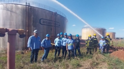 Alcoolvale realiza simulado de combate a incêndio para reforçar segurança