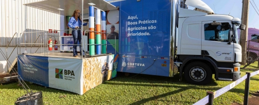 Caminhão de Boas Práticas Agrícolas da Corteva leva conhecimento para as mulheres do Cana SF 2025