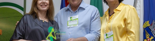 Jacyr Costa Filho recebe o prêmio ‘Homens que apoiam as mulheres’