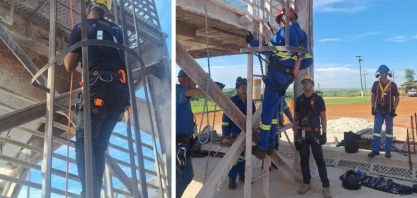 Colaboradores da Alcoolvale participam de treinamento para trabalho em altura