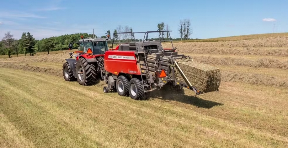 Enfardadora potencializa recolhimento de palha da cana-de-açúcar — Foto: Divulgação/ Massey Ferguson