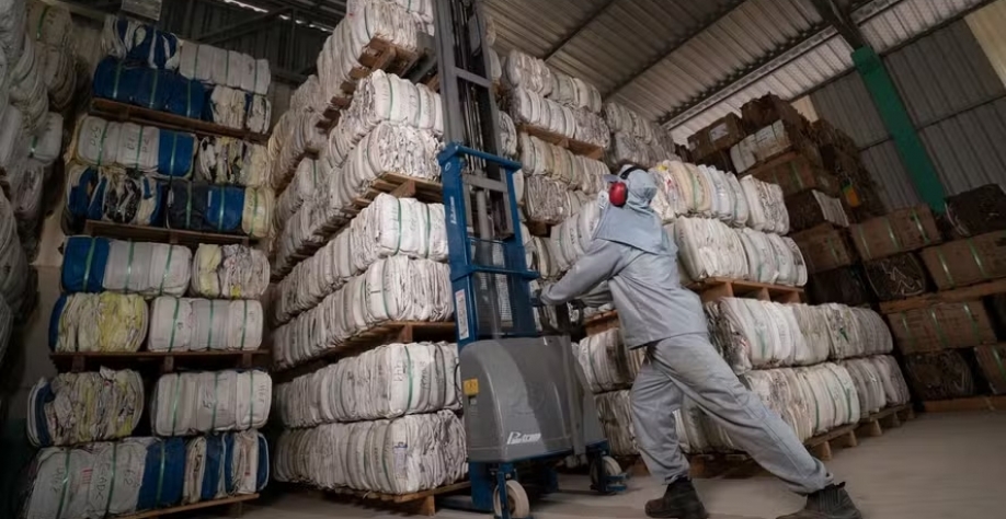 Código vai permitir o rastreio dos produtos desde a saída das fábricas até o consumo e a etapa de logística reversa — Foto: Divulgação