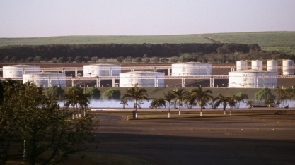 StoneX projeta crescimento de 1,6% no consumo de combustíveis leves em 2025, com alta da gasolina impulsionada pelo E30