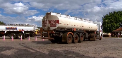 Alta oferta e baixa demanda pressionam cotações do etanol hidratado e do açúcar cristal