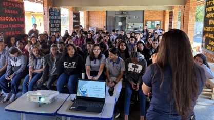 Agropéu promove palestra sobre reciclagem e promove ações de Educação Ambiental