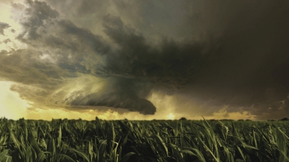 Ciclone extratropical e frente fria alteram clima no Brasil: Ventos intensos e chuvas fortes marcam a semana