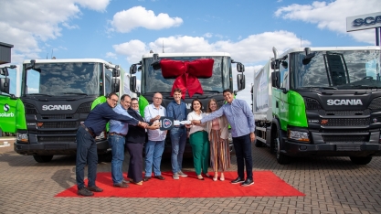 Campo Grande avança na descarbonização e recebe caminhões movidos a gás natural para coleta de lixo