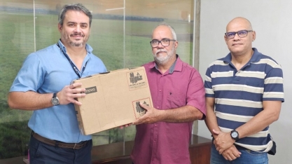 Usina Caeté doa notebook para a Colônia de Pescadores Z-38 em São Miguel dos Campos