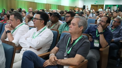 Pesquisador da Ridesa destaca variedades RB na safra de cana 2024/25 durante 40º Simpósio da STAB Regional Leste, em Maceió