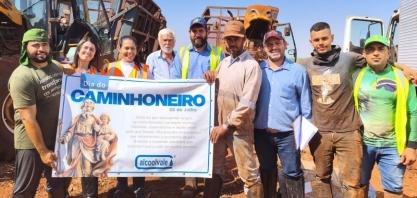 Alcoolvale homenageia caminhoneiros em data comemorativa