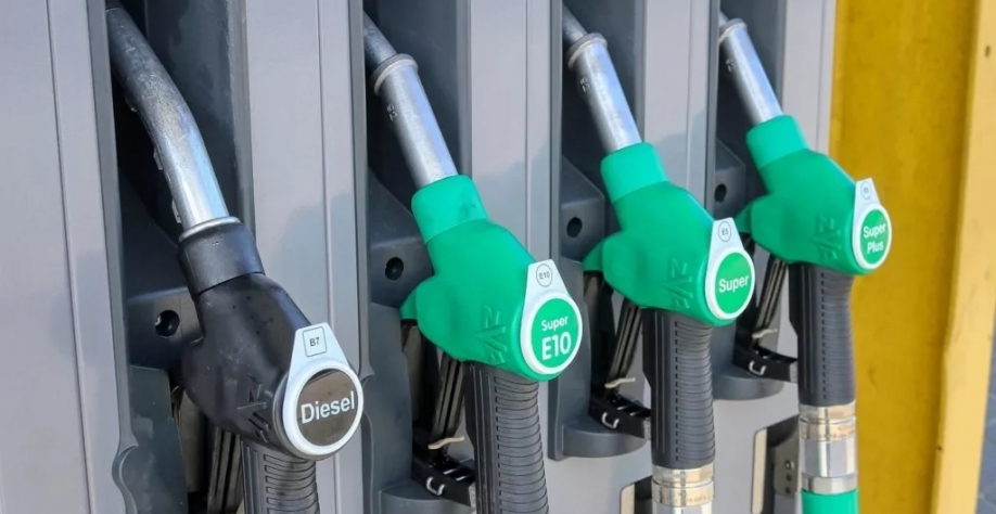 Bomba de abastecimento de diesel e etanol em posto de combustíveis (Foto: Alexander Fox/planet_fox/Pixabay)