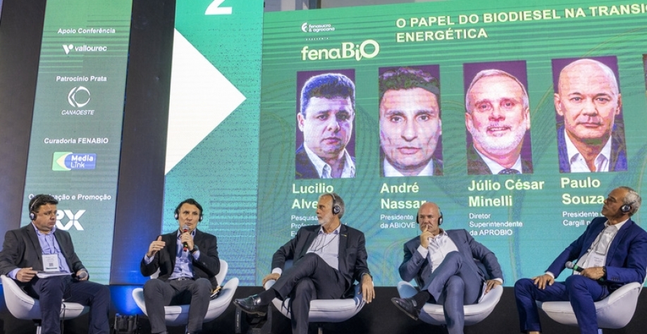 Painel na FenaBio debateu que o biodiesel fortalece a transição energética brasileira ao combinar eficiência ambiental, geração de empregos e desenvolvimento econômico (Crédito: WTF Estúdio)