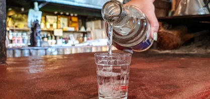 Nova lei facilita a regulamentação de cachaça, mas é preciso avançar no combate ao comércio ilegal