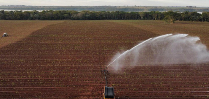 Estudo mostra que bioeletricidade da cana garante estabilidade na seca, quando cai a geração hidrelétrica.