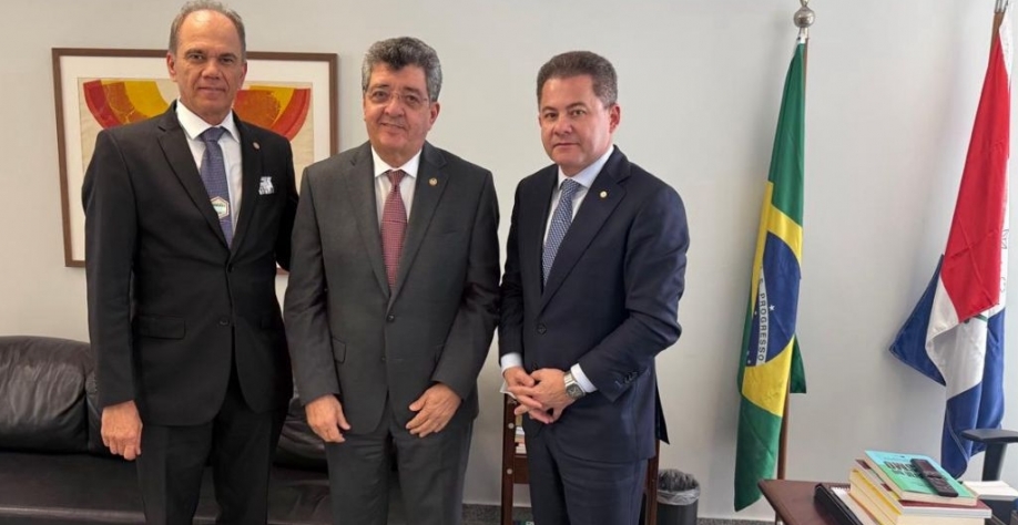 Da esquerda para direita: Alexandre Andrade Lima (diretor Unida), senador Fernando Farias e o deputado federal Cezinha da Madureira
