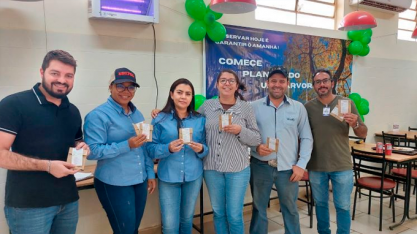 Grupo Unialco celebra Dia da Árvore com entrega de sementes de Ipê