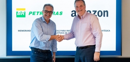 Petrobras e Amazon assinam acordo para uso de combustíveis de baixa emissão na logística
