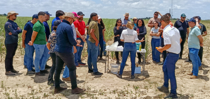 Alunos do curso de Agronomia da FACENE conhecem trabalho de produção de insumos biológicos da Estação de Camaratuba