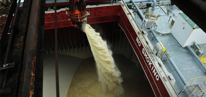 Açúcar recua com aumento da oferta global