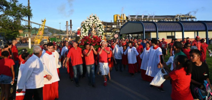 Procissão de São Sebastião reúne multidão no pátio da Usina Caeté