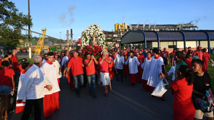 Procissão de São Sebastião reúne multidão no pátio da Usina Caeté