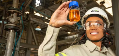 Estudo indica que demanda global por biocombustíveis pode quadruplicar até 2050, com biodiesel, etanol e SAF impulsionando investimentos, crescimento sustentável e protagonismo do Brasil no setor