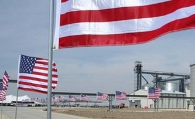 Trump quer flexibilizar normas de economia de combustíveis de veículos