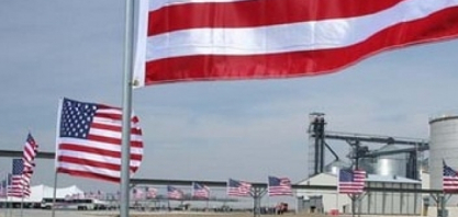 Trump quer flexibilizar normas de economia de combustíveis de veículos