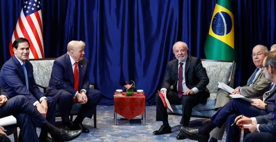 Brasil supera impacto de tarifas de Trump e bate recorde de exportações em 2025 |A China permaneceu como a maior compradora do Brasil, com um aumento de 6% nas exportações, mas os envios para os EUA caíram 6,6% em comparação com 2024(Ricardo Stuckert / PR