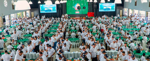 Usina Santa Terezinha premia 1.240 funcionários em evento