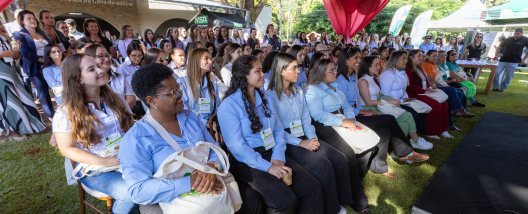 A Bayer é patrocinadora Máster do 14º Cana Substantivo Feminino