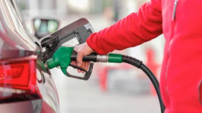 Petrobras anuncia redução de 5,2% no preço da gasolina para distribuidoras