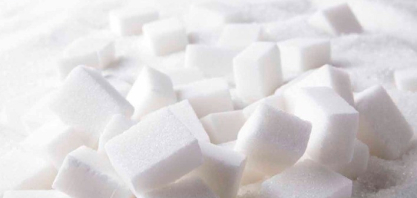 Excedente global de açúcar limita altas nos preços, mesmo com corte na safra brasileira, aponta StoneX