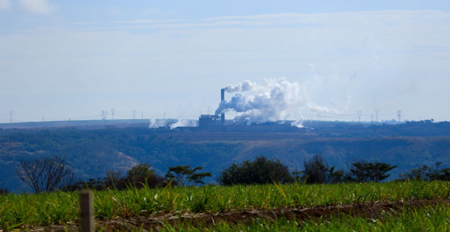 Uma das tecnologias permitiria capturar CO2 antes que o gás seja lançado na atmosfera. Foto: Adobe Stock