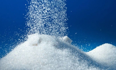 Mercado global do açúcar enfrenta pressão de oferta, mas sinais de suporte começam a surgir