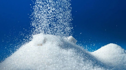 Mercado global do açúcar enfrenta pressão de oferta, mas sinais de suporte começam a surgir