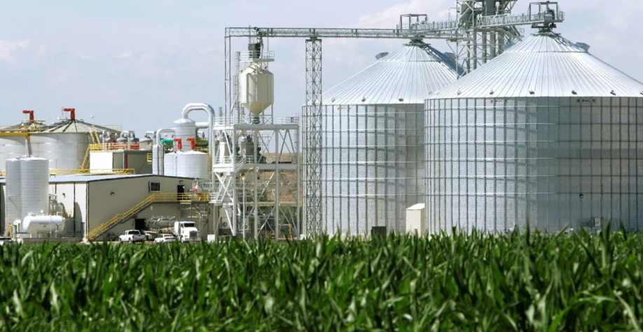 Usina de processamento para etanol de milho. Divulgação