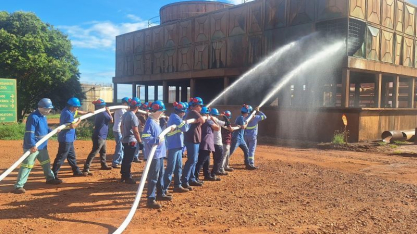 Alcoolvale realiza simulado de combate a incêndio