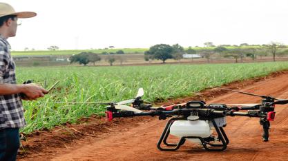 Como se tornar um piloto de drone agrícola?