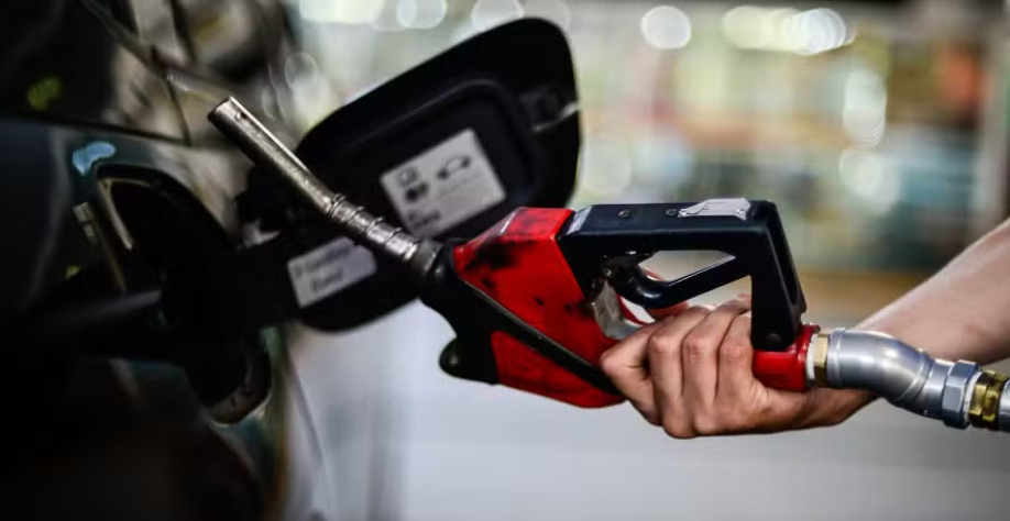 Não há, por ora, previsão de votação de alteração nos mandatos de mistura obrigatória de biodiesel no diesel e de etanol na gasolina — Foto: Marcello Casal jr/Agência Brasil