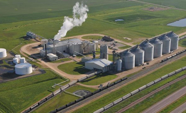 Etanol/EUA: produção aumenta 1,66% em 2025, para recorde de 62,4 bilhões de litros